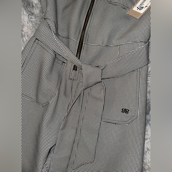 Albion Woman’s Jumpsuit Black White Checked Tie Waist - NWT Size Small - Picture 4 of 9